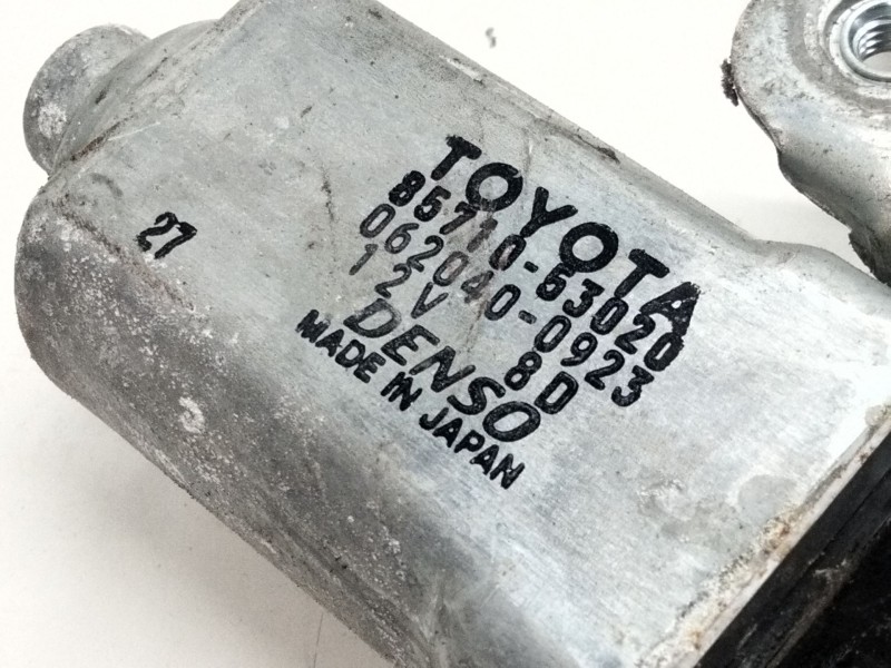 Recambio de elevalunas delantero izquierdo para lexus is200 (ds2/is2) referencia OEM IAM 8571053020  