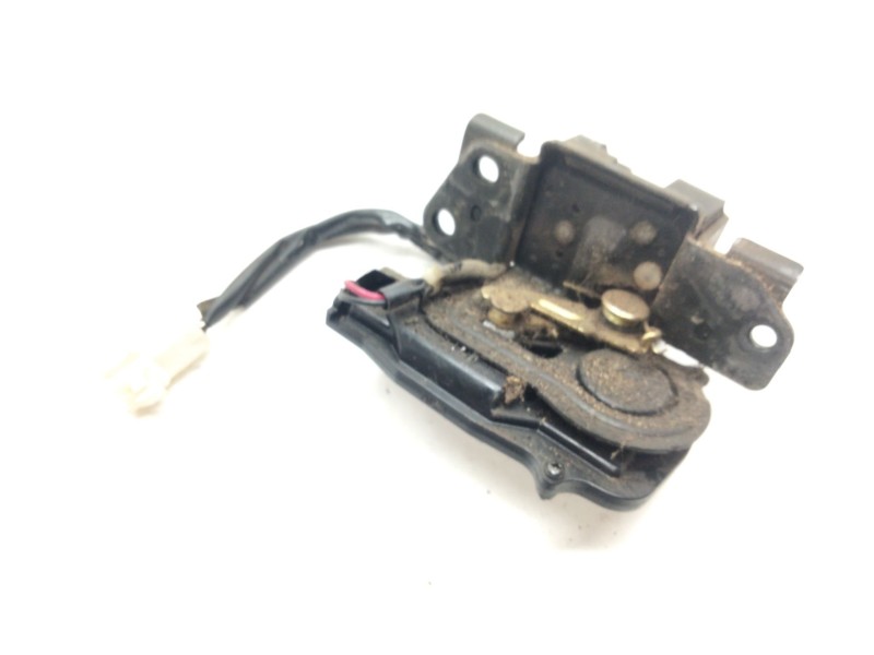 Recambio de cerradura maletero / porton para lexus is200 (ds2/is2) referencia OEM IAM   