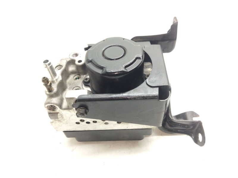 Recambio de abs para lexus is200 (ds2/is2) referencia OEM IAM   