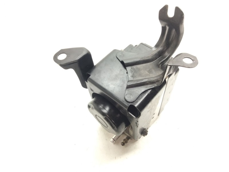 Recambio de abs para lexus is200 (ds2/is2) referencia OEM IAM   