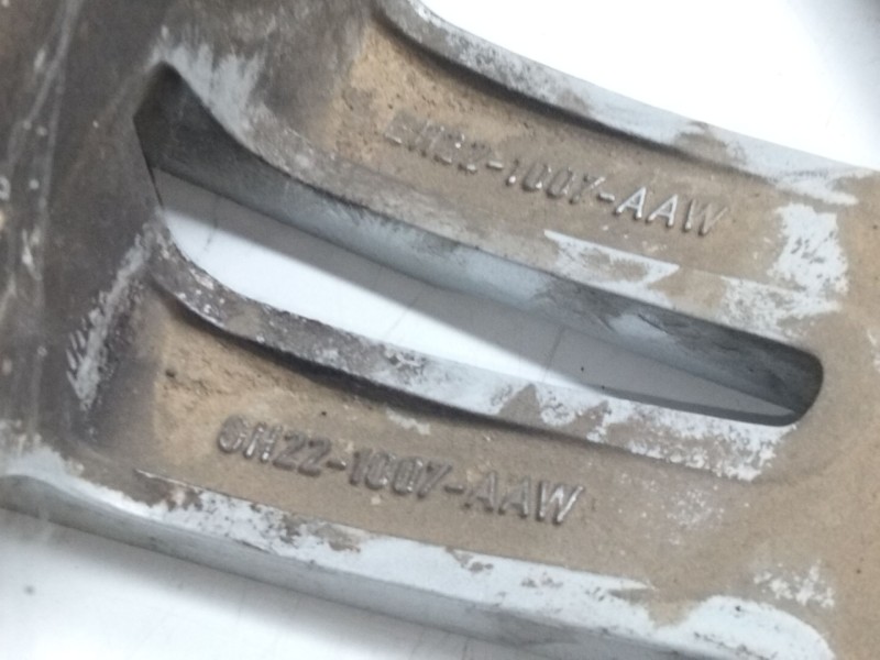 Recambio de llanta aluminio para land rover discovery 5 referencia OEM IAM GH221007AAW  