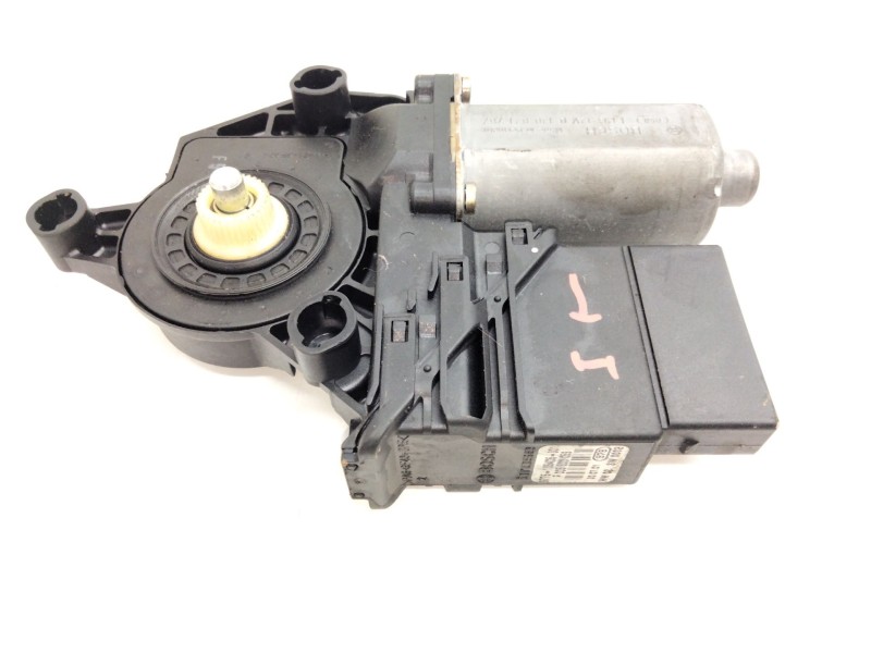 Recambio de motor elevalunas trasero izquierdo para volkswagen golf iv (1j1) 1.6 16v referencia OEM IAM   
