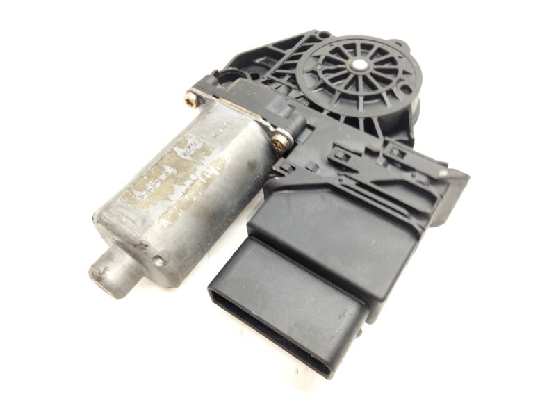 Recambio de motor elevalunas trasero izquierdo para volkswagen golf iv (1j1) 1.6 16v referencia OEM IAM   