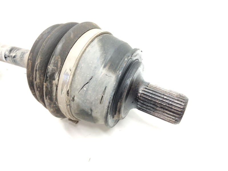 Recambio de transmision delantera izquierda para mercedes-benz clase a (w176) a 200 cdi / d (176.008) referencia OEM IAM A246330