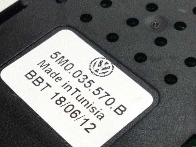 Recambio de amplificador antena para volkswagen golf iv (1j1) 1.6 16v referencia OEM IAM 5M0035750B  