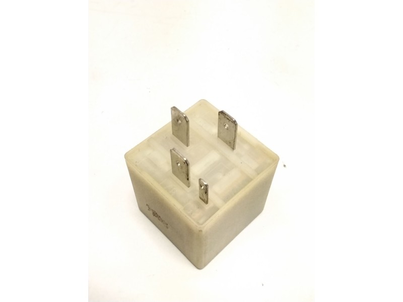 Recambio de rele para volkswagen golf iv (1j1) 1.9 tdi referencia OEM IAM 357906381A RELE FUENTE ALIMENTACION 109 //CAJA 192 UNI