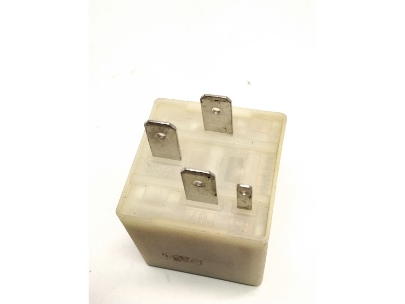 Recambio de rele para volkswagen golf iv (1j1) 1.9 tdi referencia OEM IAM 357906381A RELE FUENTE ALIMENTACION 109 //CAJA 192 UNI