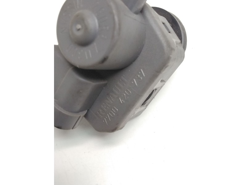 Recambio de motor regulacion faros para nissan interstar caja/chasis (x70) dci 100 referencia OEM IAM 7700420737  