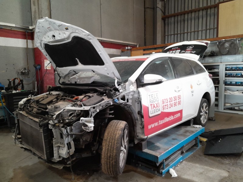 toyota auris (_e18_) del año 2019