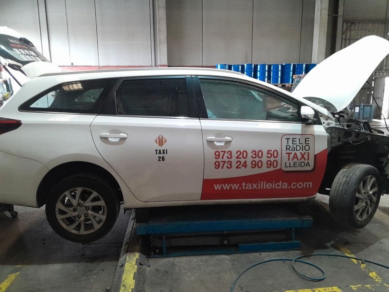 toyota auris (_e18_) del año 2019