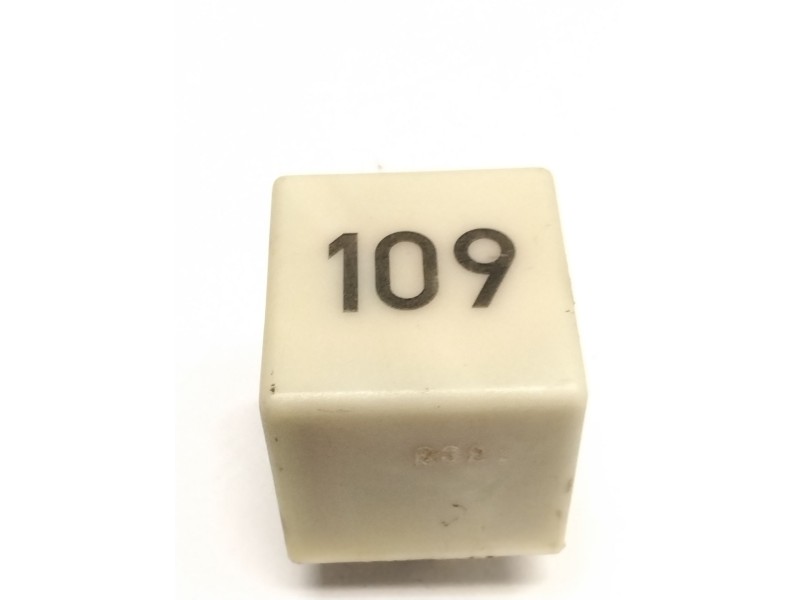 Recambio de rele para volkswagen golf iv (1j1) 1.9 tdi referencia OEM IAM 357906381A RELE FUENTE ALIMENTACION 109 //CAJA 192 UNI