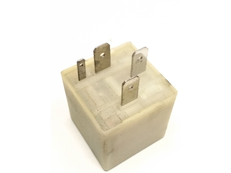 Recambio de rele para volkswagen golf iv (1j1) 1.9 tdi referencia OEM IAM 357906381A RELE FUENTE ALIMENTACION 109 //CAJA 192 UNI