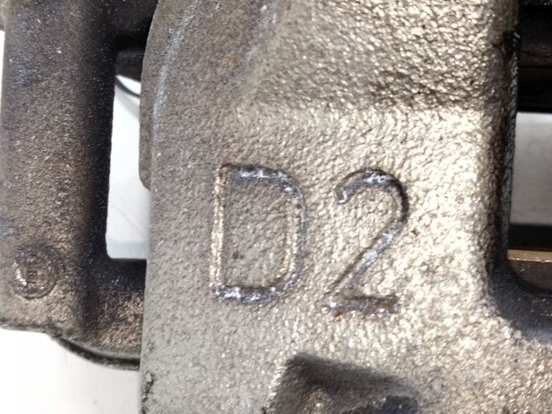 Recambio de pinza freno delantera derecha para toyota auris (_e18_) 1.3 (nre180_) referencia OEM IAM 701444  