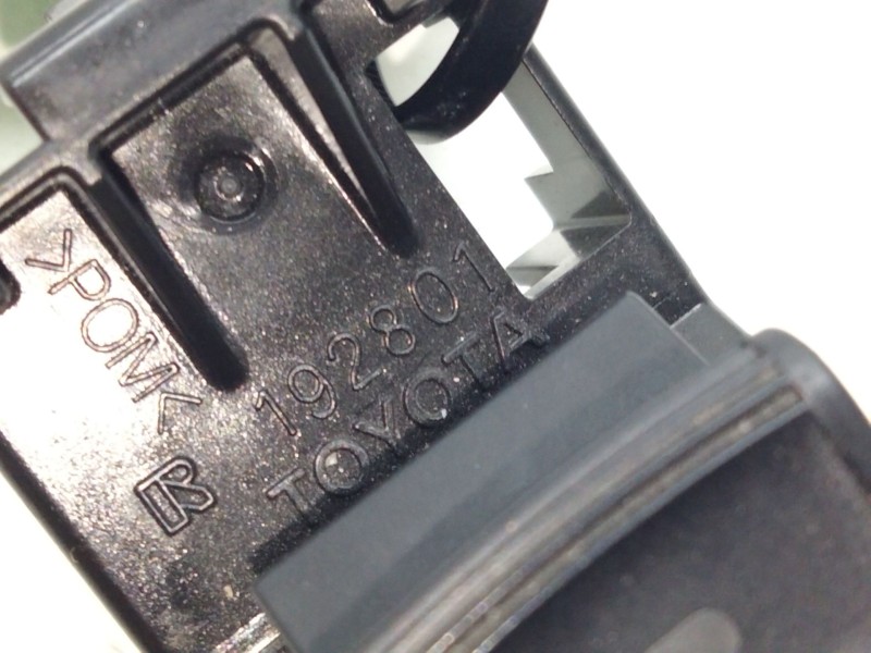 Recambio de mando elevalunas delantero derecho para toyota auris (_e18_) 1.3 (nre180_) referencia OEM IAM 129801  