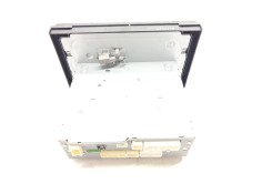 Recambio de sistema audio / radio cd para toyota auris (_e18_) 1.3 (nre180_) referencia OEM IAM 8614002360   2