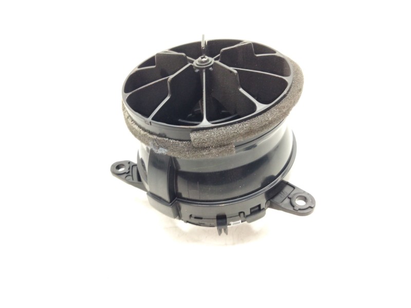 Recambio de aireador derecho para toyota auris (_e18_) 1.3 (nre180_) referencia OEM IAM 5556862280  