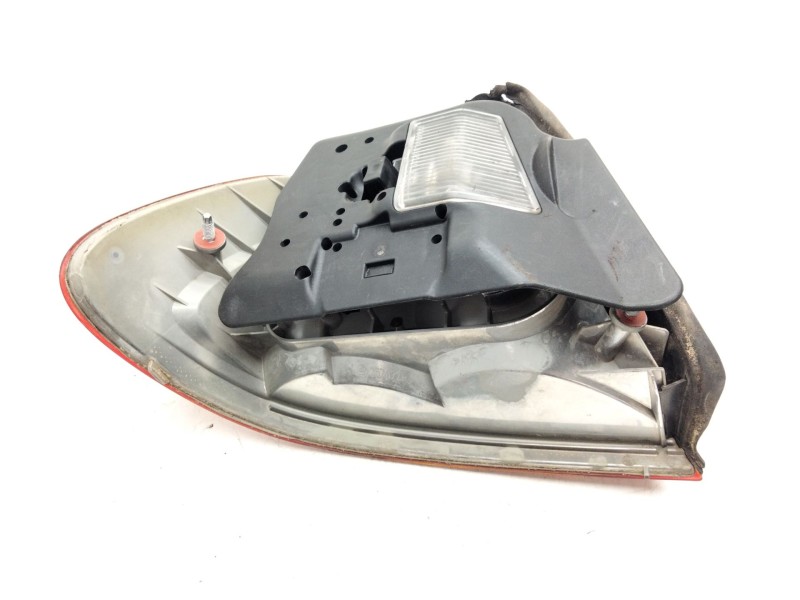 Recambio de piloto trasero derecho para bmw 3 coupé (e46) 320 ci referencia OEM IAM   