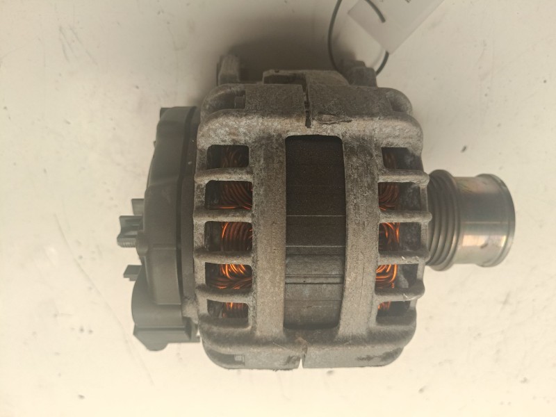 Recambio de alternador para volkswagen tiguan referencia OEM IAM 05E903027B  