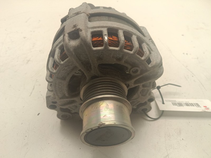 Recambio de alternador para volkswagen tiguan referencia OEM IAM 05E903027B  