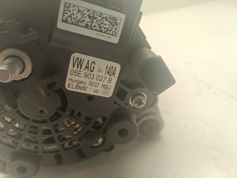 Recambio de alternador para volkswagen tiguan referencia OEM IAM 05E903027B  