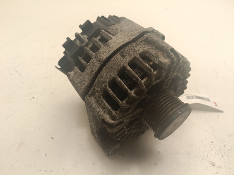 Recambio de alternador para bmw 5 (f10) 520 d referencia OEM IAM 8570672AI04  