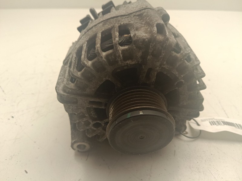 Recambio de alternador para bmw 5 (f10) 520 d referencia OEM IAM 8570672AI04  