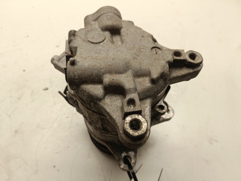 Recambio de compresor aire acondicionado para bmw 1 (f20) 118 d referencia OEM IAM 64529223694  