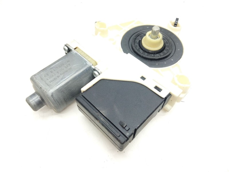 Recambio de motor limpia trasero izquierdo para renault megane iii fastback (bz0/1_, b3_) 1.5 dci referencia OEM IAM 827310002R 