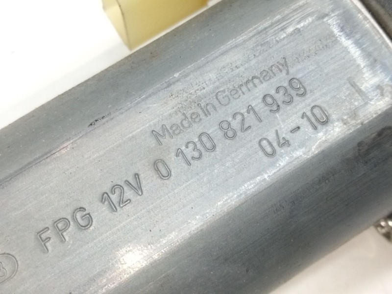 Recambio de motor elevalunas delantero derecho para ford fusion (ju_) 1.6 tdci referencia OEM IAM 0130821939  