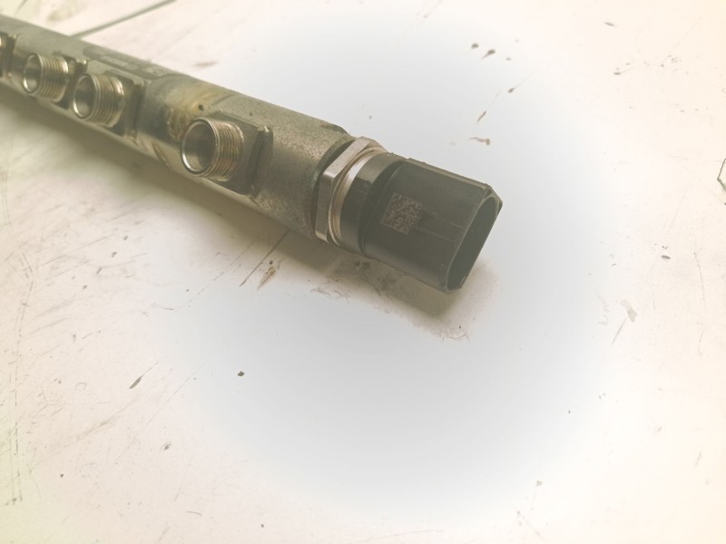 Recambio de rampa inyectora para bmw 1 (f20) 120 d referencia OEM IAM 780912804  