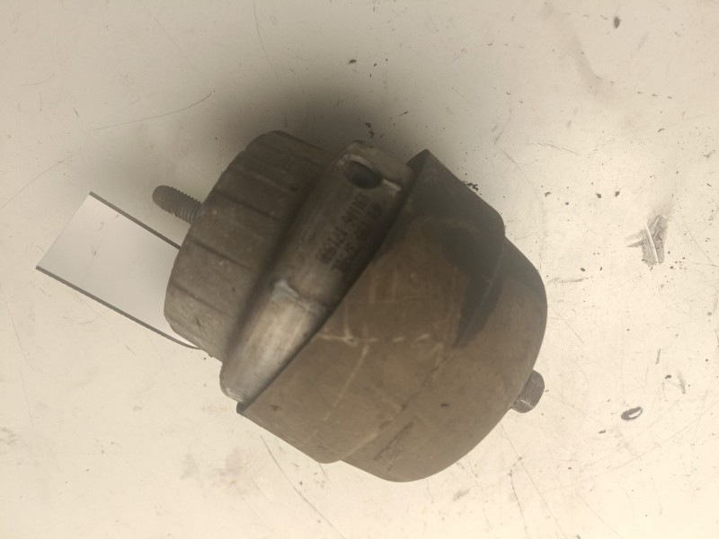 Recambio de soporte motor izquierdo inferior para audi a6 c6 (4f2) 2.7 tdi referencia OEM IAM 4F0199379BL  