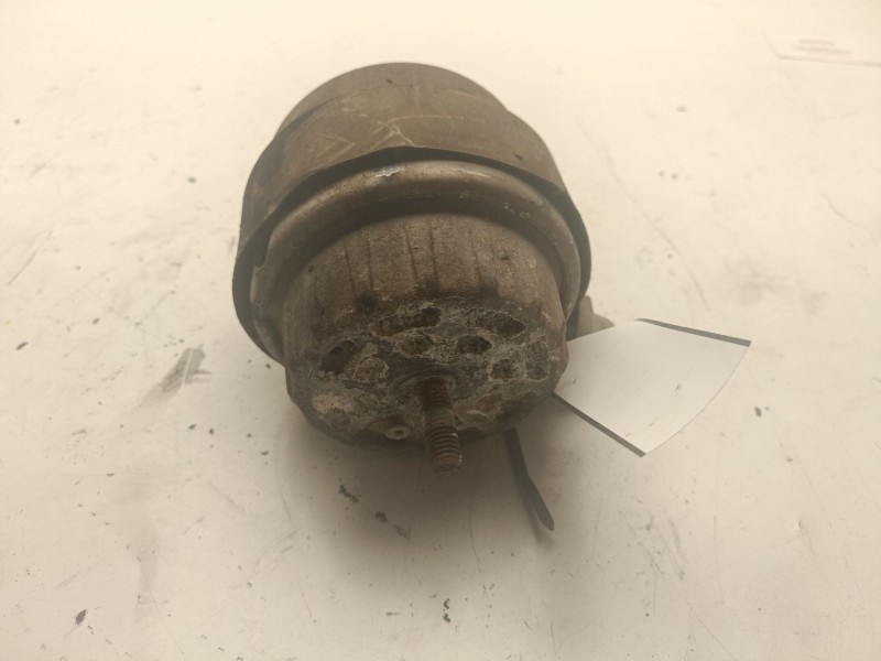 Recambio de soporte motor izquierdo inferior para audi a6 c6 (4f2) 2.7 tdi referencia OEM IAM 4F0199379BL  