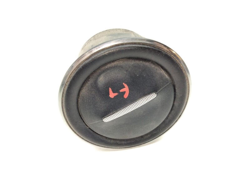 Recambio de aireador izquierdo para dacia dokker ambiance referencia OEM IAM 687608758R  