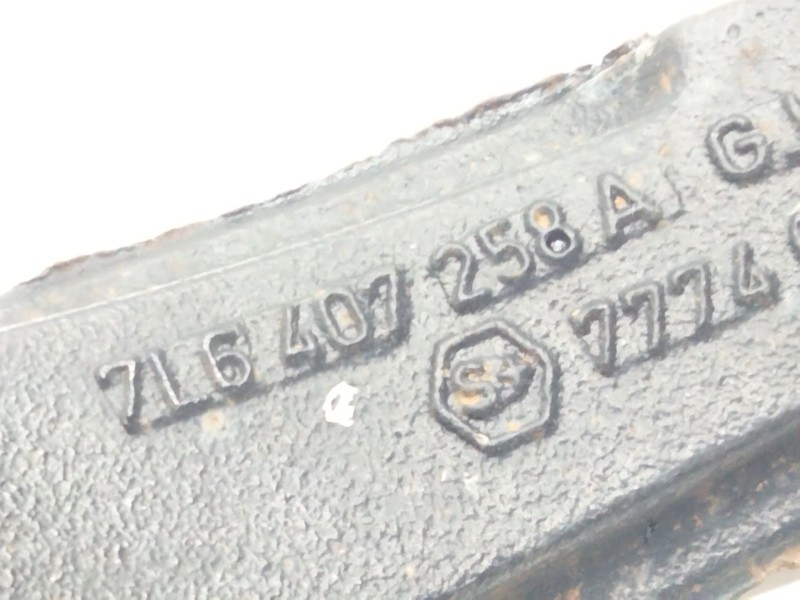 Recambio de mangueta delantera derecha para volkswagen touareg (7la, 7l6, 7l7) 3.0 v6 tdi referencia OEM IAM 7L6407258A  