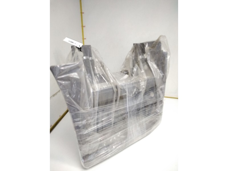 Recambio de estribo de cabina derecho para mercedes-benz actros referencia OEM IAM MB505132 MCP550699 NUEVA GRIS