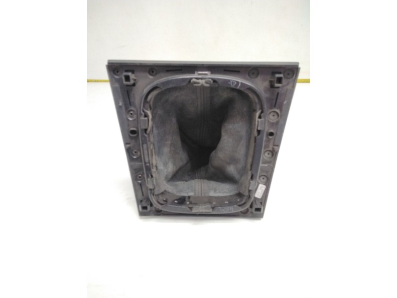 Recambio de guarnecidos palanca cambio para audi a3 sportback (8pa) 2.0 tdi referencia OEM IAM 402003001000  