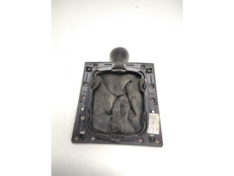 Recambio de pomo palanca cambio para audi a3 (8p1) 1.9 tdi referencia OEM IAM 8P0864261B  CON GUARNECIDO