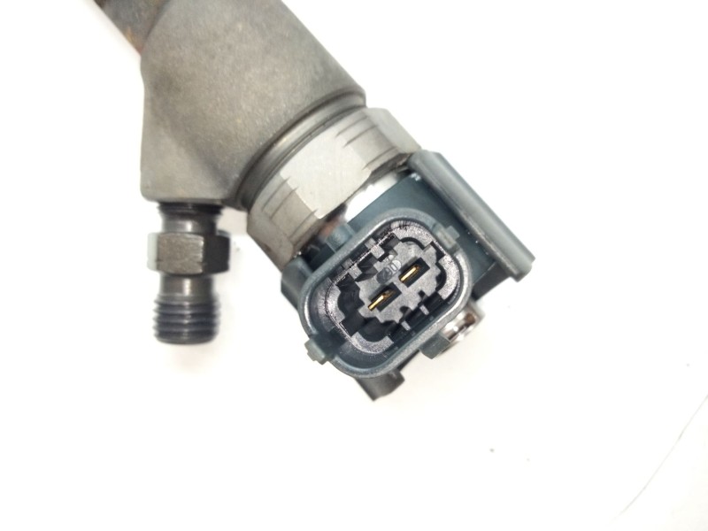 Recambio de inyector para kia sportage iii (sl) 2.0 crdi referencia OEM IAM 0445110374  