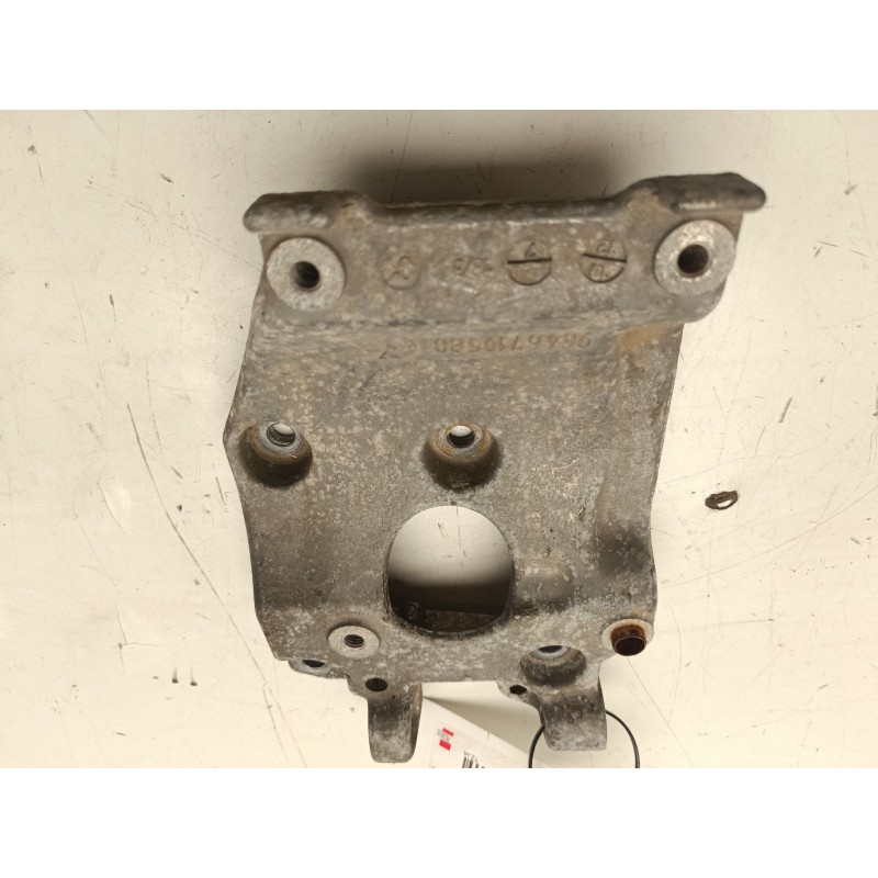 Recambio de soporte compresor de aire acondicionado para ford fiesta (cb1) trend referencia OEM IAM 9646719580  