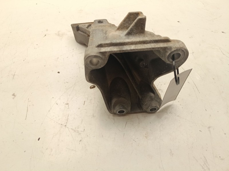 Recambio de soporte motor derecho superior para bmw 3 (e90) 320 d referencia OEM IAM 2211881916  