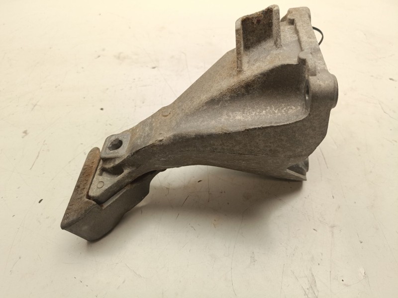 Recambio de soporte motor derecho superior para bmw 3 (e90) 320 d referencia OEM IAM 2211881916  