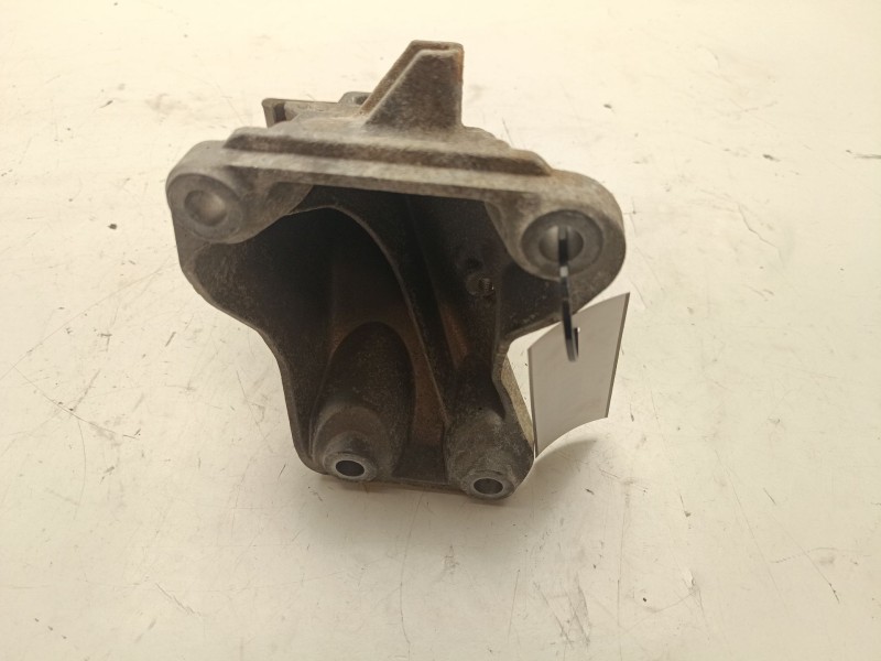 Recambio de soporte motor derecho superior para bmw 3 (e90) 320 d referencia OEM IAM 2211881916  