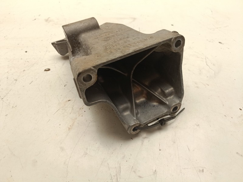 Recambio de soporte motor derecho superior para mercedes-benz glc (x253) 250 d 4-matic (253.909) referencia OEM IAM A6512235604 