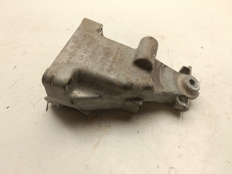 Recambio de soporte motor derecho superior para mercedes-benz glc (x253) 250 d 4-matic (253.909) referencia OEM IAM A6512235604 