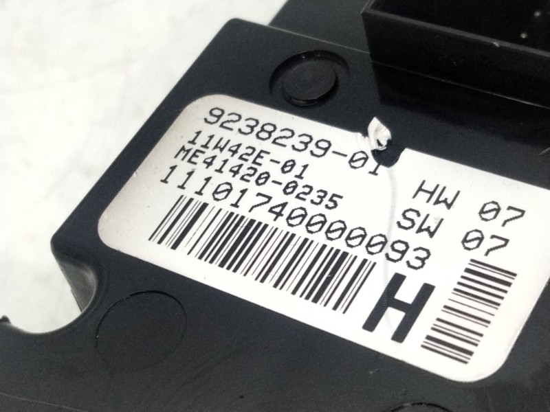 Recambio de mando elevalunas delantero izquierdo para bmw 5 (f10) 525 d referencia OEM IAM 923823901  