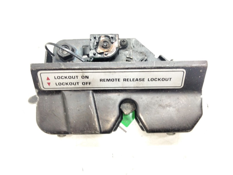 Recambio de cerradura puerta delantera izquierda para chrysler le baron sedán 2.5 i turbo referencia OEM IAM   