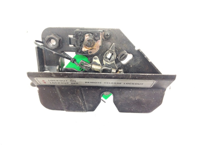 Recambio de cerradura puerta delantera izquierda para chrysler le baron sedán 2.5 i turbo referencia OEM IAM   