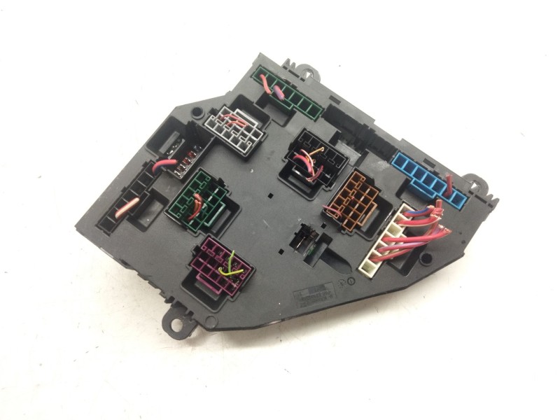 Recambio de caja fusibles para bmw 5 (f10) 525 d referencia OEM IAM 925281301  