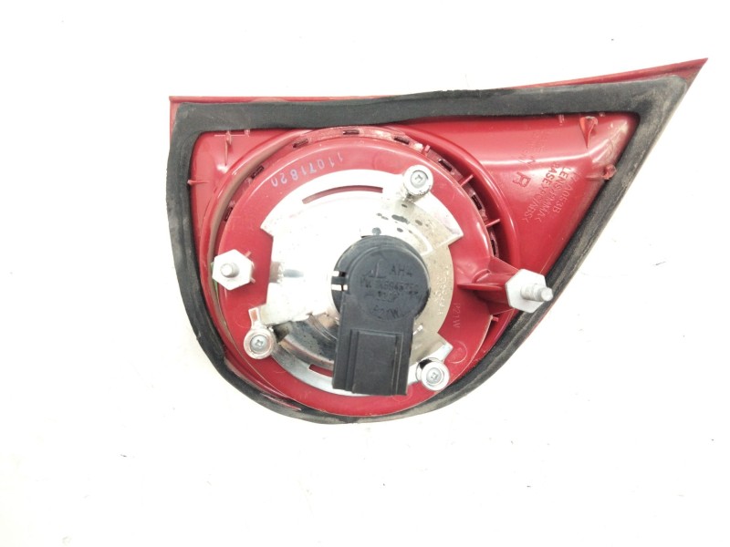 Recambio de piloto trasero derecho porton para volkswagen golf v (1k1) 2.0 tdi 16v referencia OEM IAM   