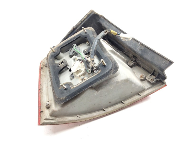 Recambio de piloto trasero derecho para kia carens 2.0 crdi ex monovolumen referencia OEM IAM   